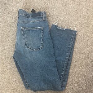 Zara High-Rise Women's Jeans in Medium Blue with Frayed Hem